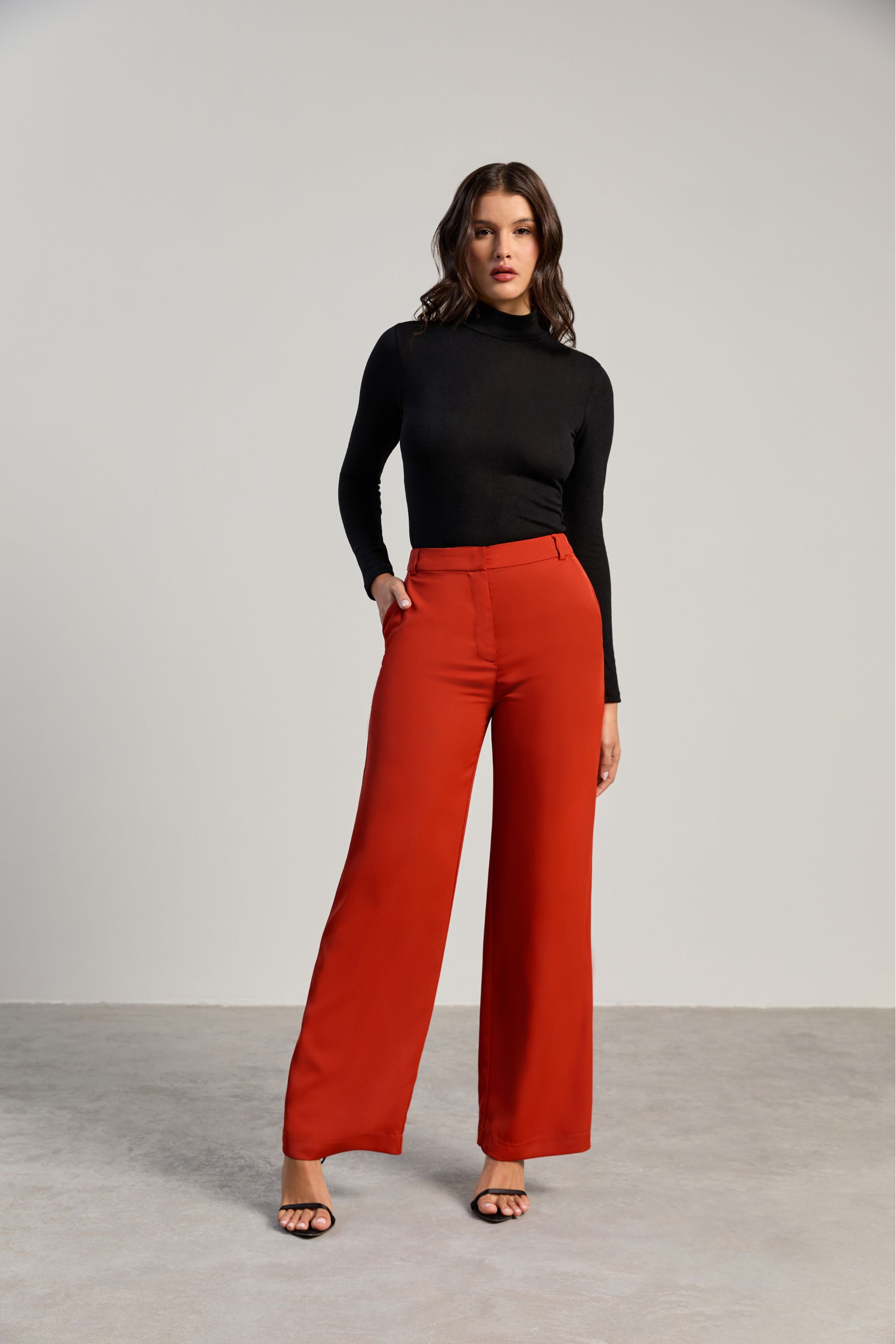 REST1024.2 - CALÇA WIDE COM BOLSO FACA