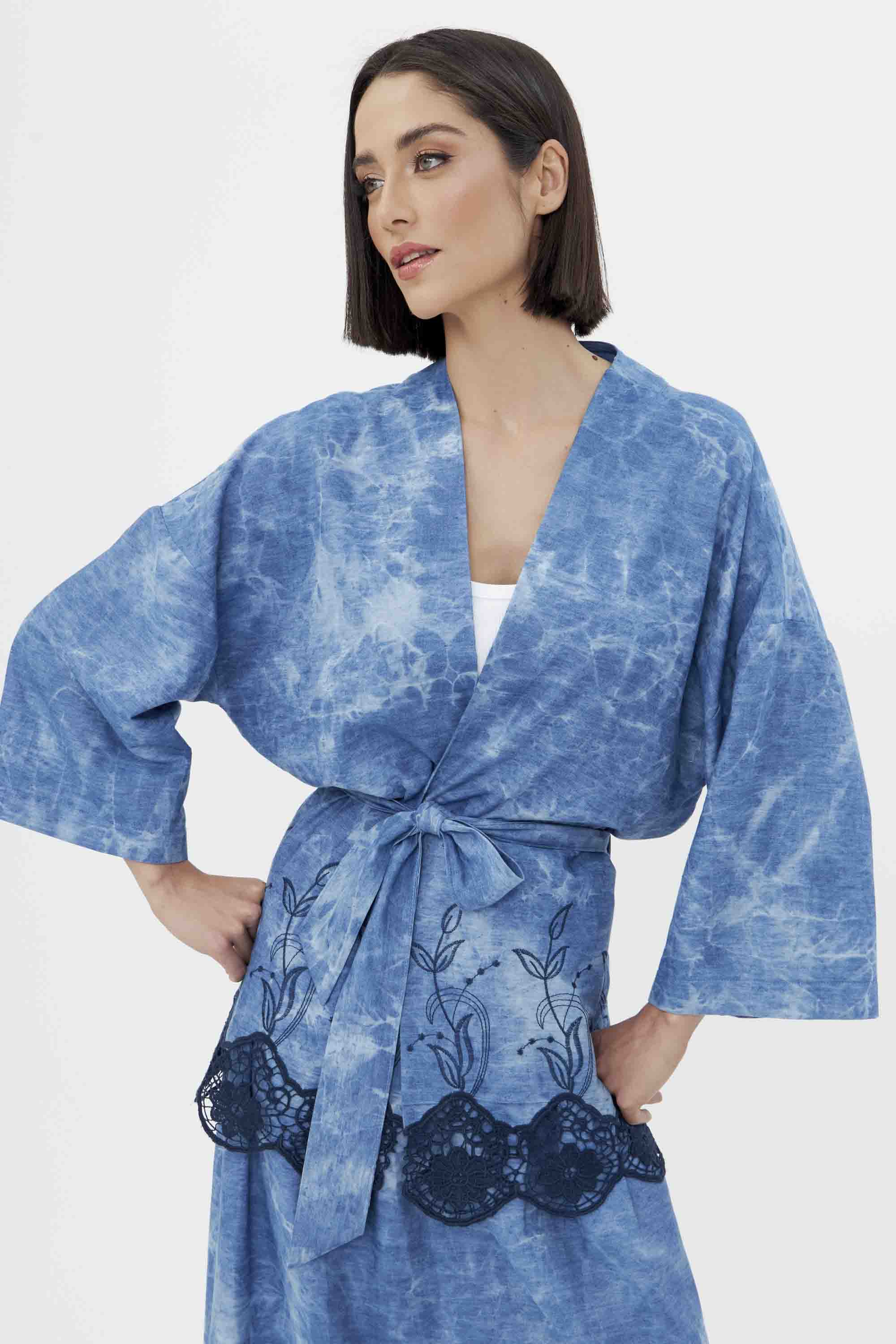 REST0044 - KIMONO BARRADO