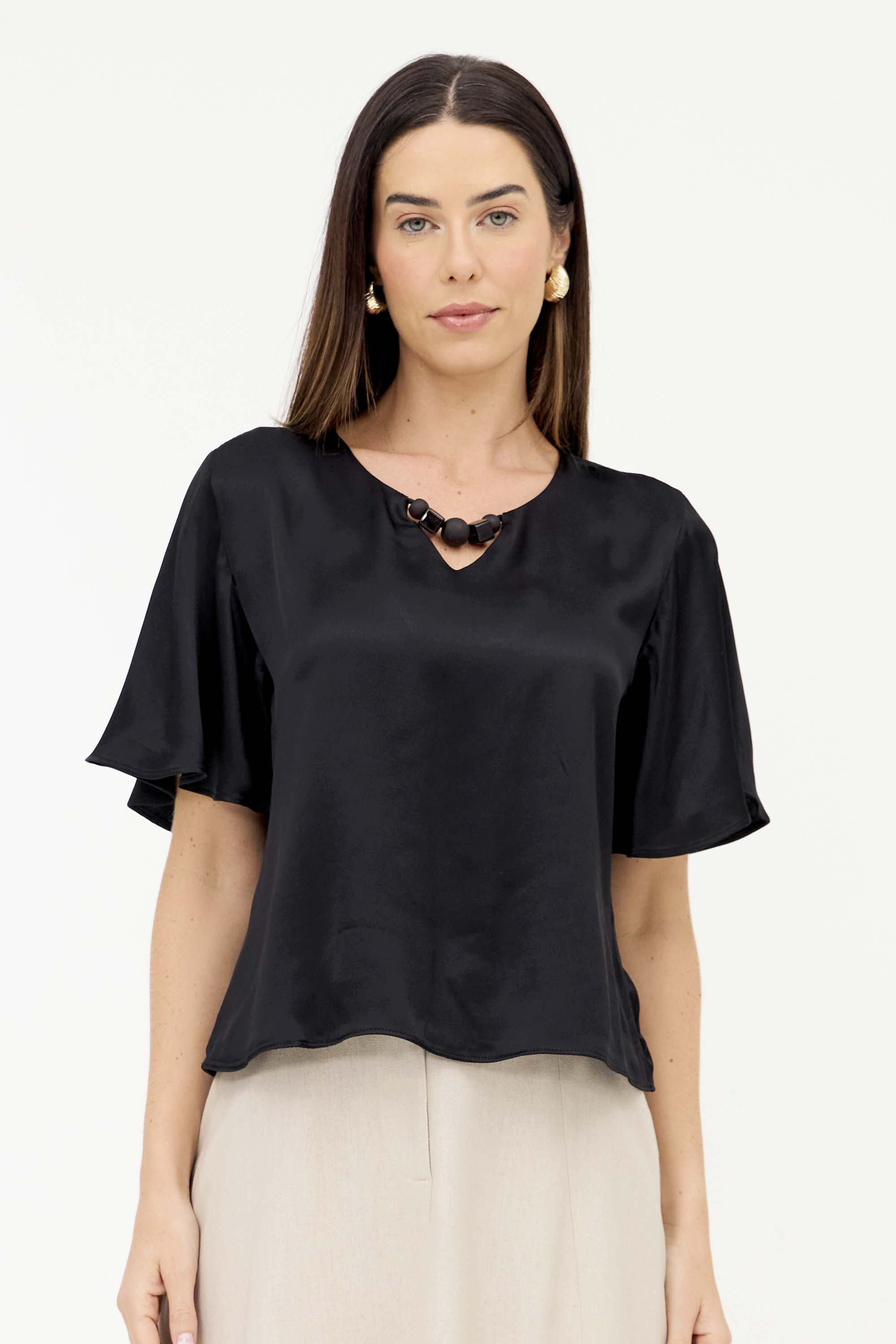 REST0201.1 - BLUSA COM AVIAMENTO NO DECOTE (REST0201)