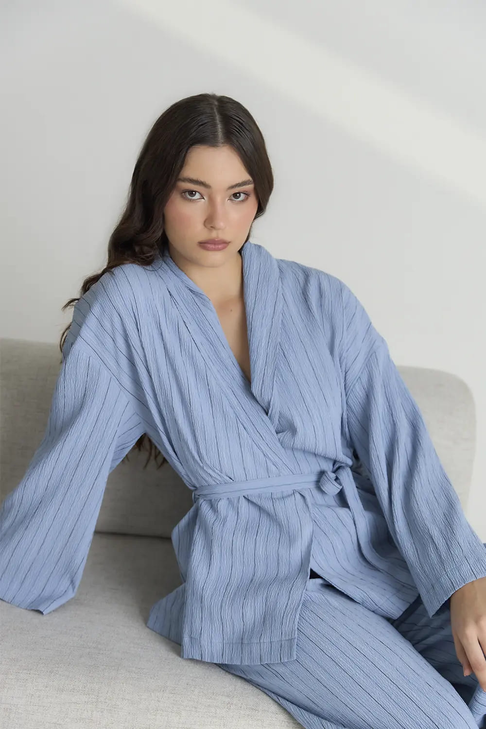 REST0604.1 - BLUSA COM TRANSPASSE FRENTE