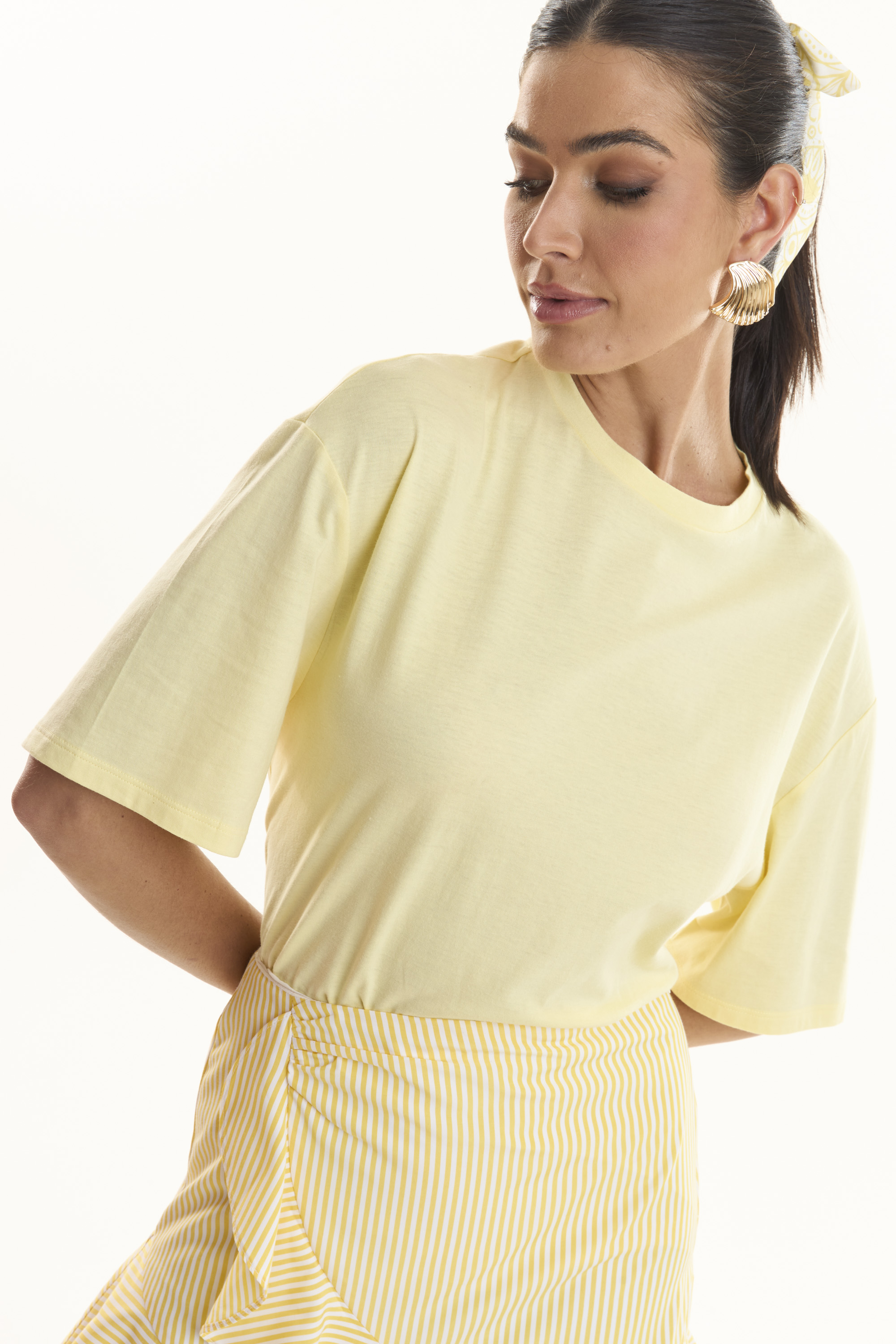 REST0787 - CAMISETA BASICA COM SCRUNCHIE