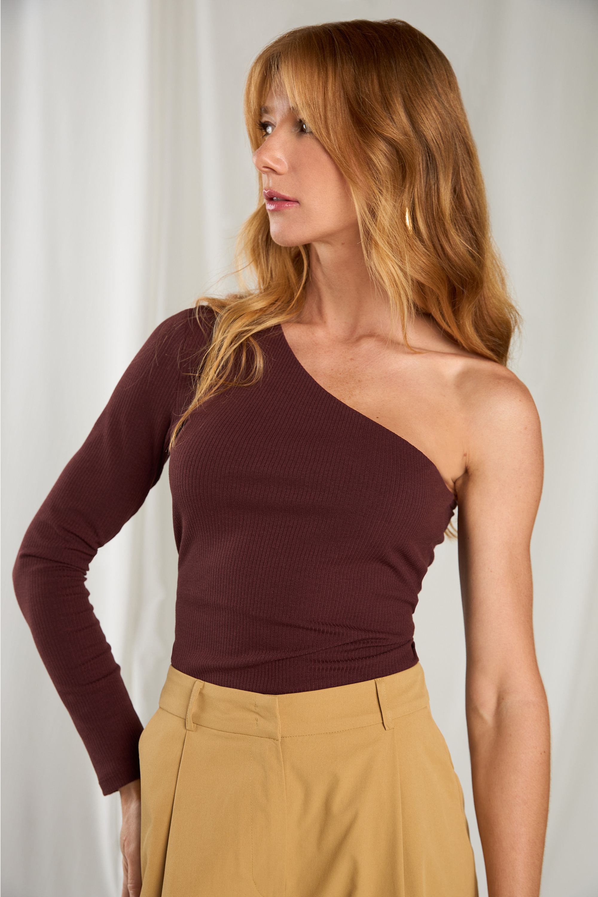 REST0976 - BLUSA DECOTE ASSIMÉTRICO MANGA LONGA
